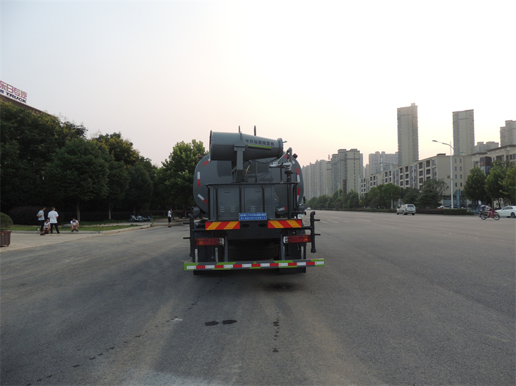 性價(jià)比高的福田瑞沃15噸灑水車價(jià)格