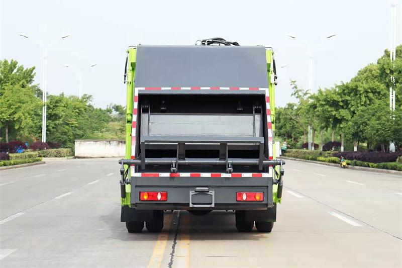 東風(fēng)天錦14方壓縮垃圾車實(shí)車高清圖片